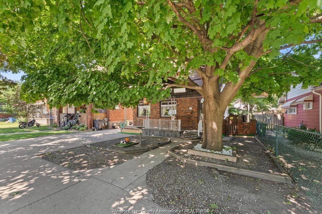 3648 King, Windsor, ON
