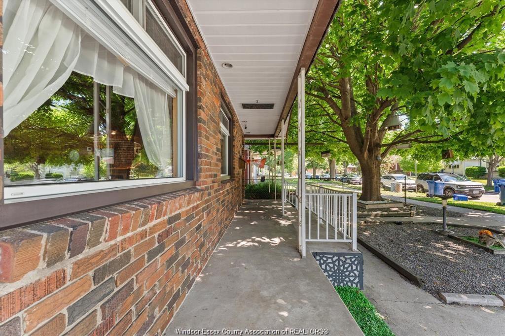3648 King, Windsor, ON