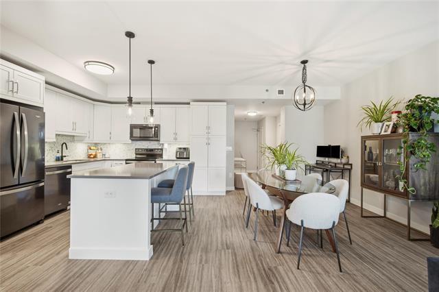 701-300 Centre St, Winnipeg, MB