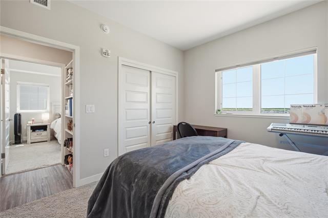 701-300 Centre St, Winnipeg, MB