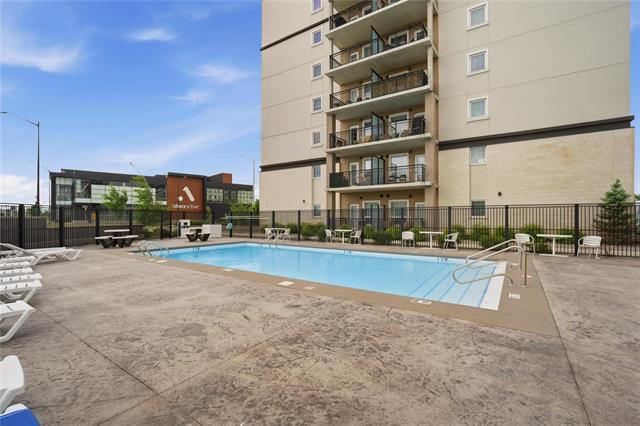 701-300 Centre St, Winnipeg, MB