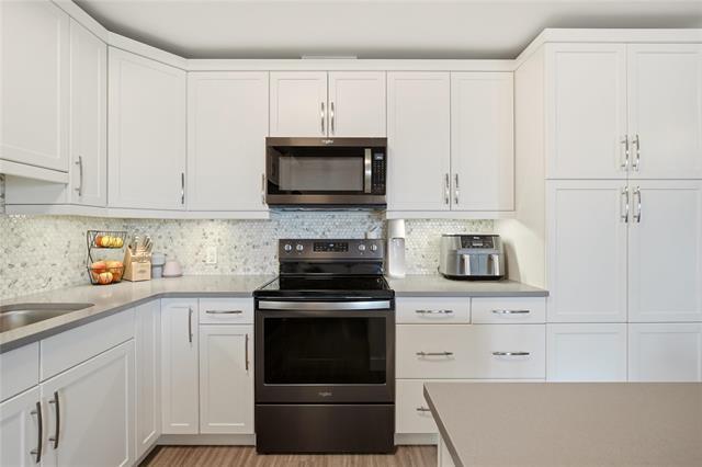 701-300 Centre St, Winnipeg, MB