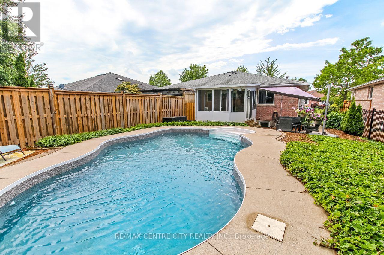 96 Carrie Crescent, St. Thomas, ON