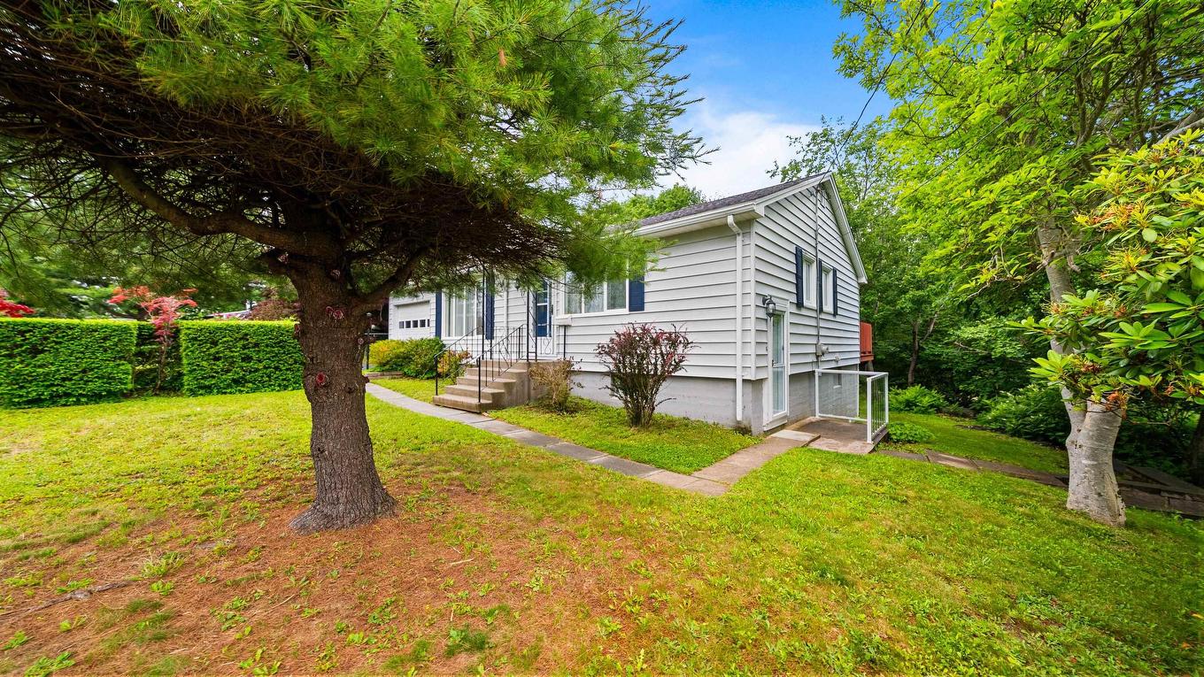 17 Forward Avenue, Halifax, NS