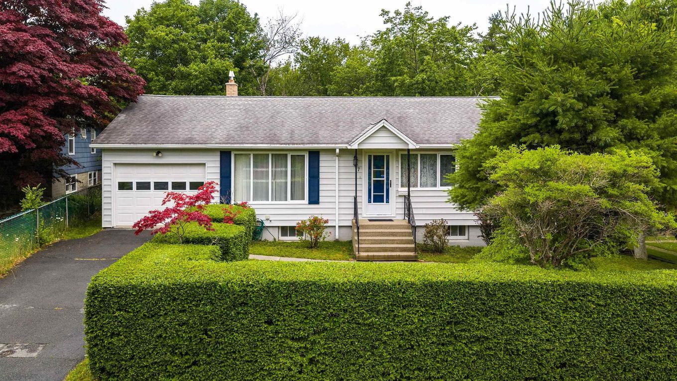 17 Forward Avenue, Halifax, NS