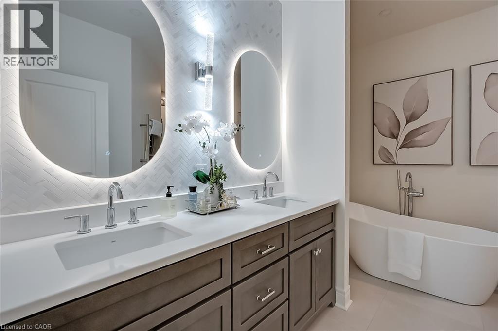 4285 Couples Crescent, Burlington, ON - Indoor Photo Showing Bathroom