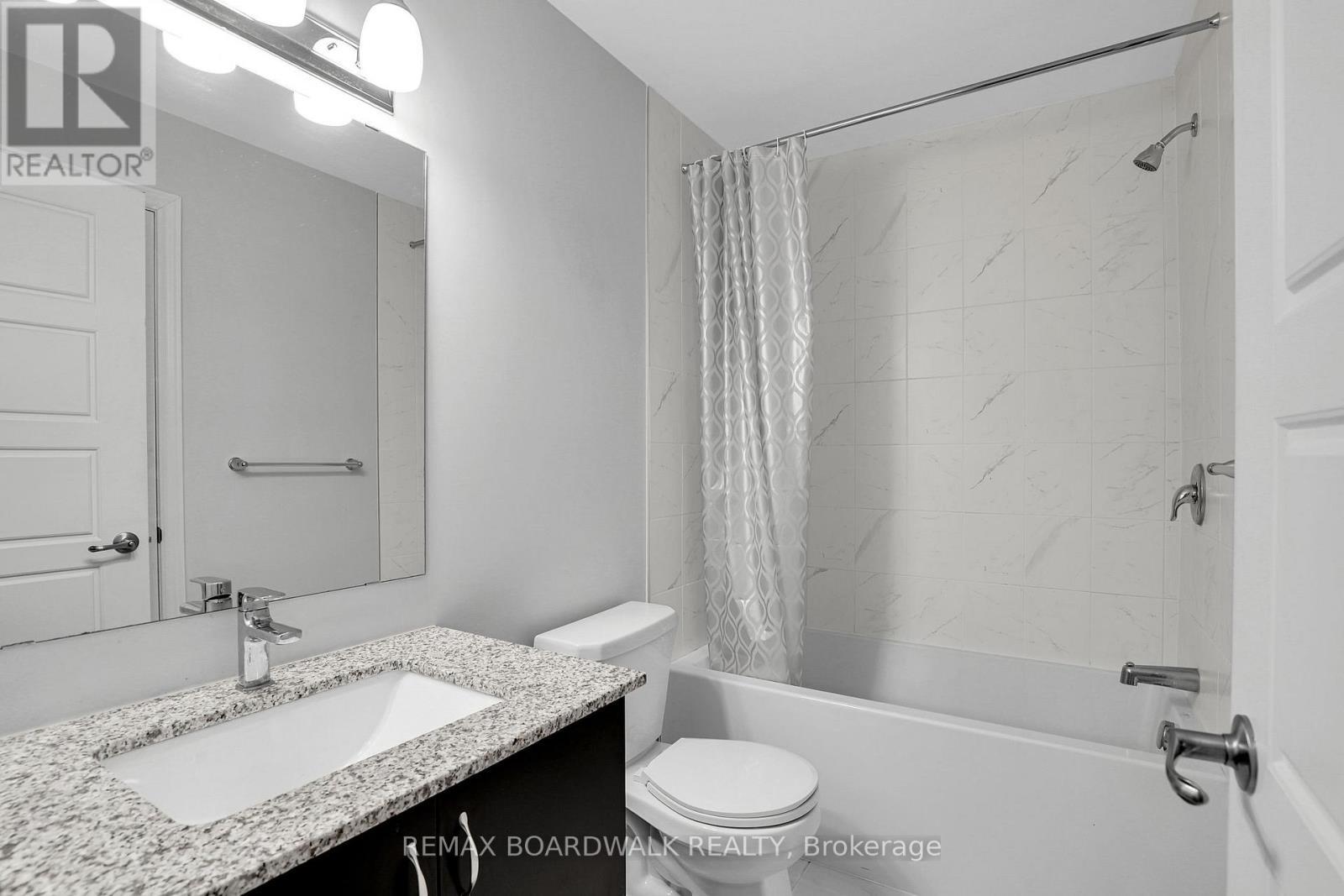 Main level bathroom - 306 Pilot Private, Ottawa, ON