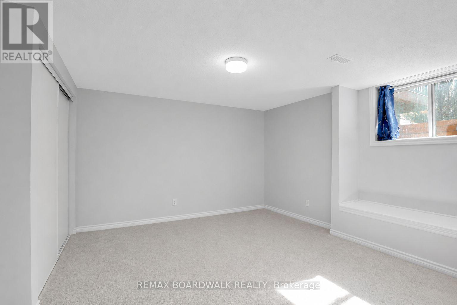 Lower Bedroom - 306 Pilot Private, Ottawa, ON
