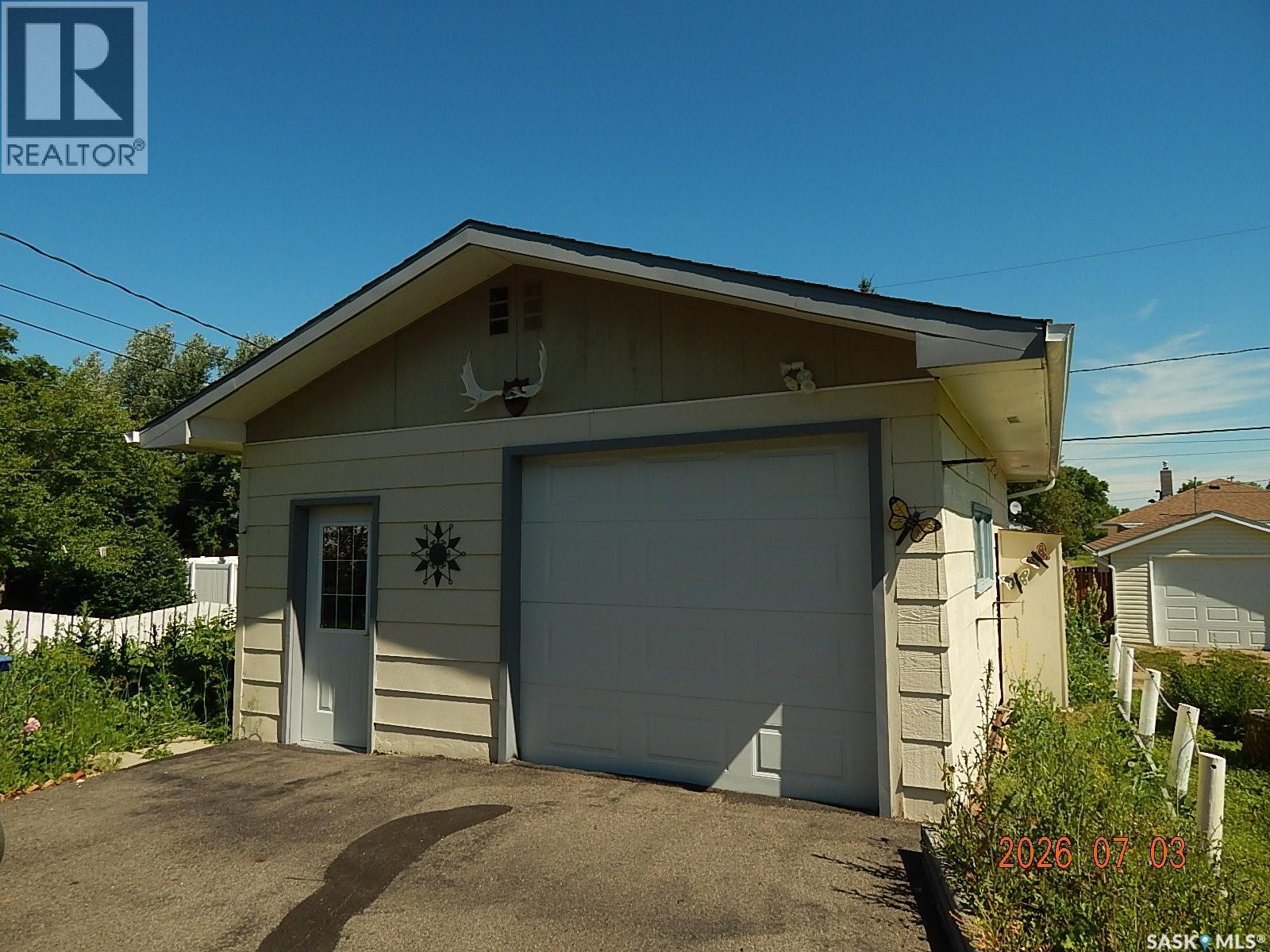 508 6Th Avenue W, Assiniboia, SK