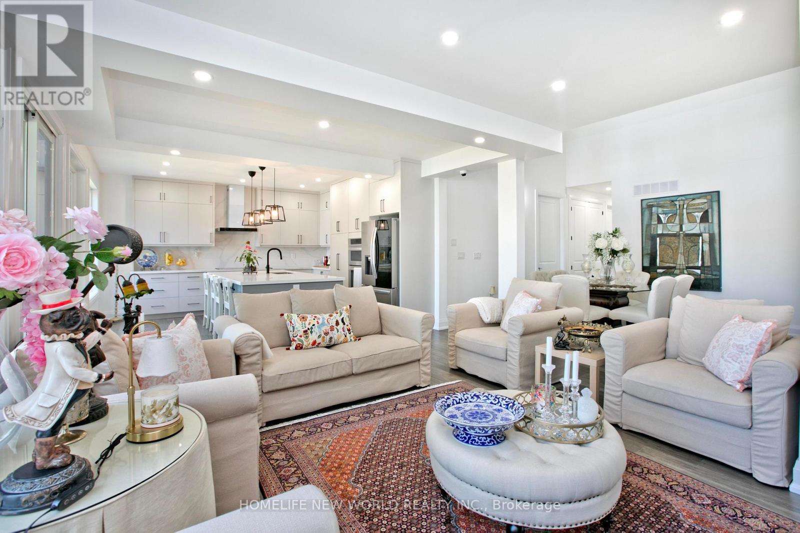 62 Simcoe Road, Ramara, ON - Indoor Photo Showing Living Room