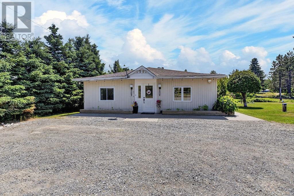 58 Blaffert, Wahnapitae, ON - Outdoor