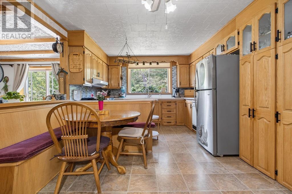 58 Blaffert, Wahnapitae, ON - Indoor
