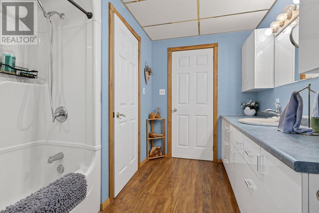 58 Blaffert, Wahnapitae, ON - Indoor Photo Showing Bathroom