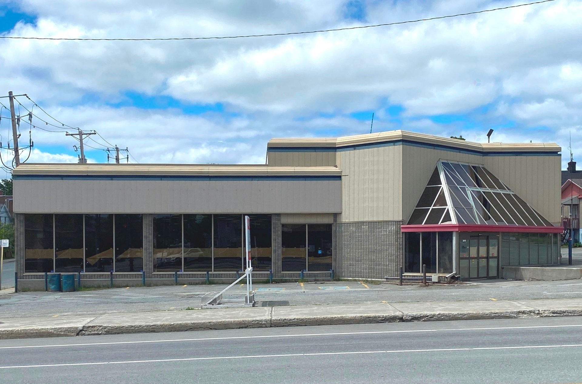 Façade - 240 Av. Larivière, Rouyn-Noranda, QC - Outdoor