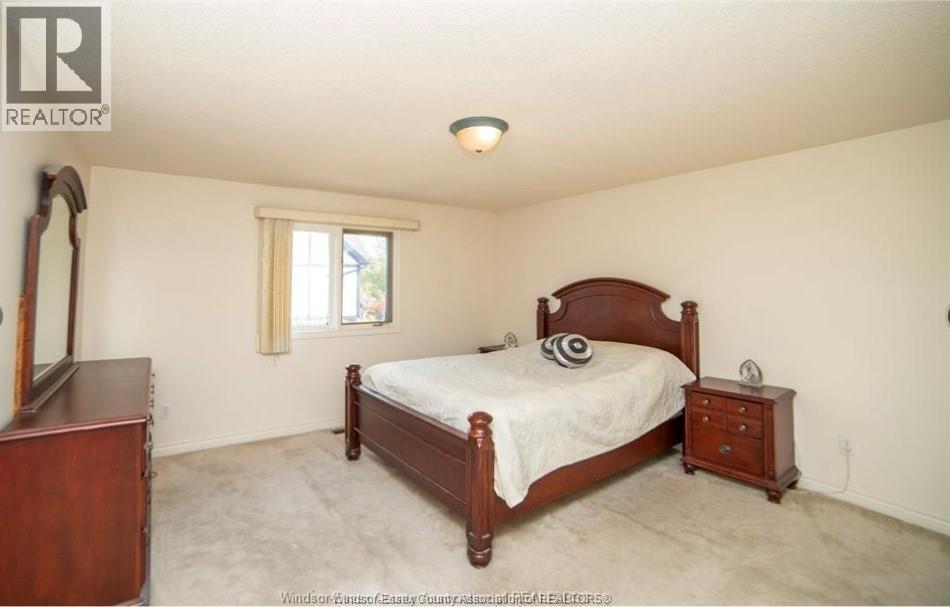 478 Flora, Windsor, ON
