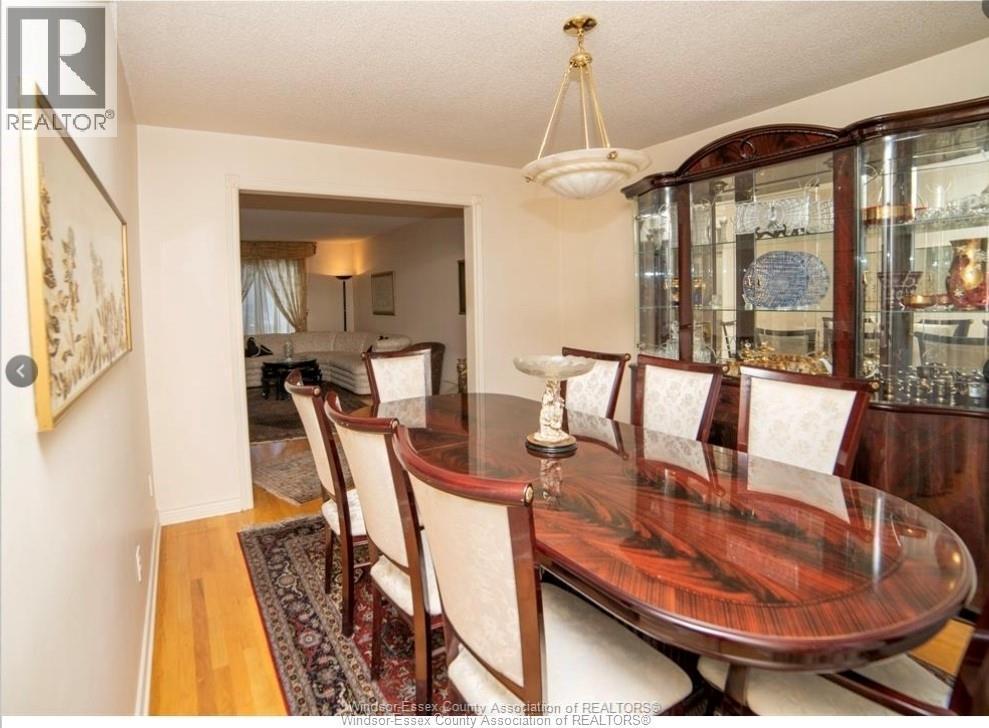 478 Flora, Windsor, ON