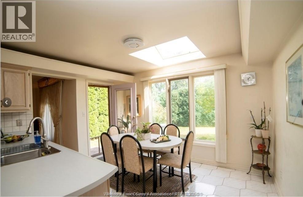 478 Flora, Windsor, ON