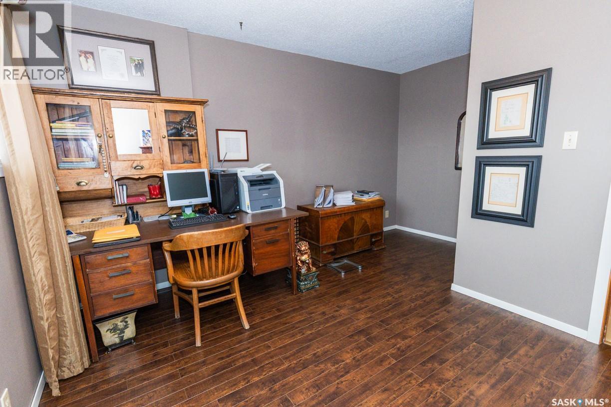 729 Saskatchewan Avenue, Kerrobert, SK - Indoor Photo Showing Office
