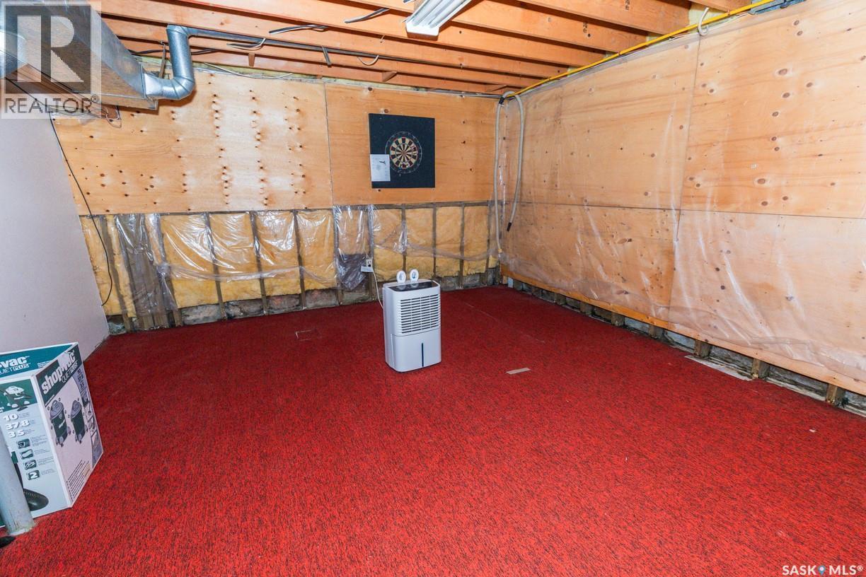 729 Saskatchewan Avenue, Kerrobert, SK - Indoor Photo Showing Other Room