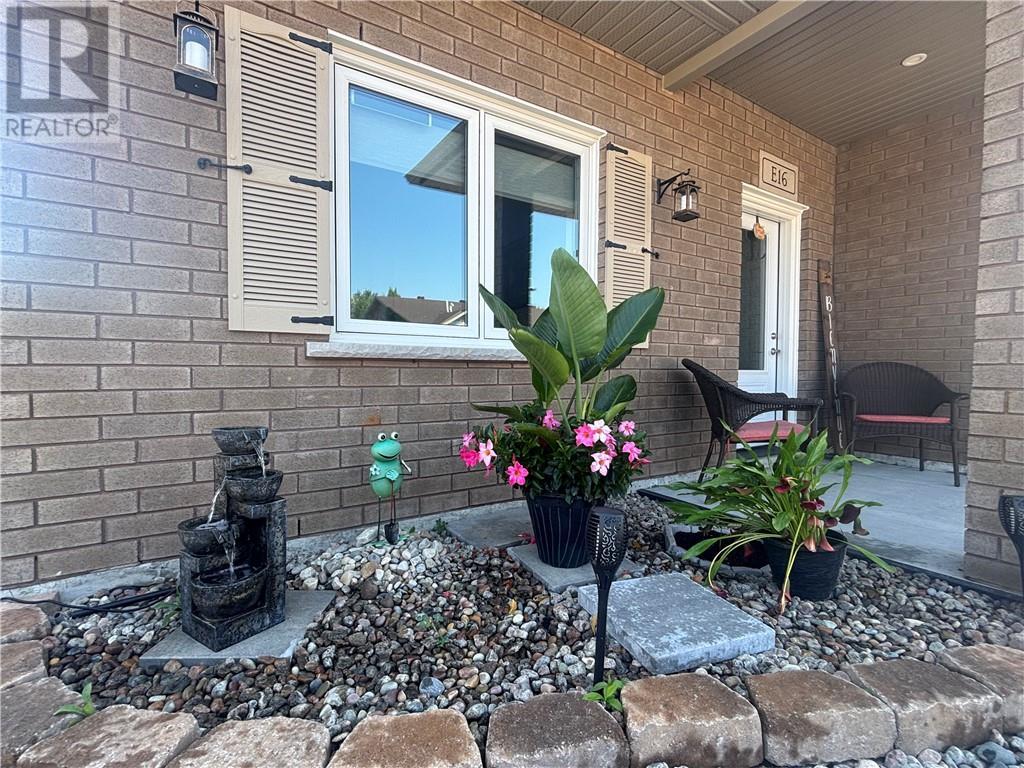 2512 Parkview Drive Unit# E16, Azilda, ON