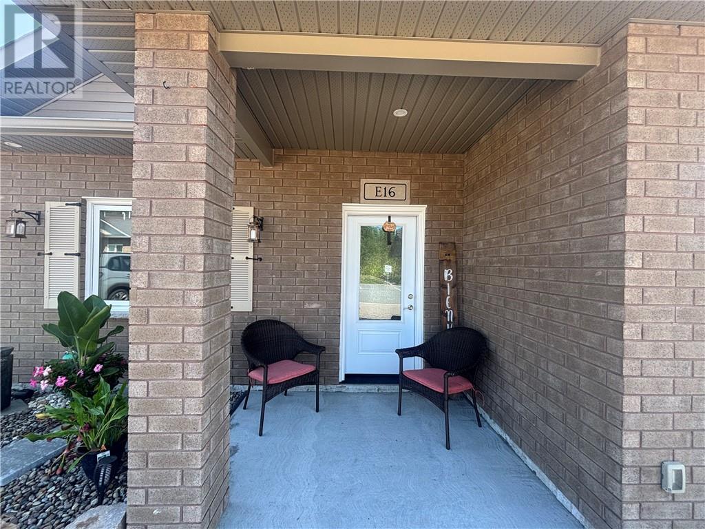 2512 Parkview Drive Unit# E16, Azilda, ON