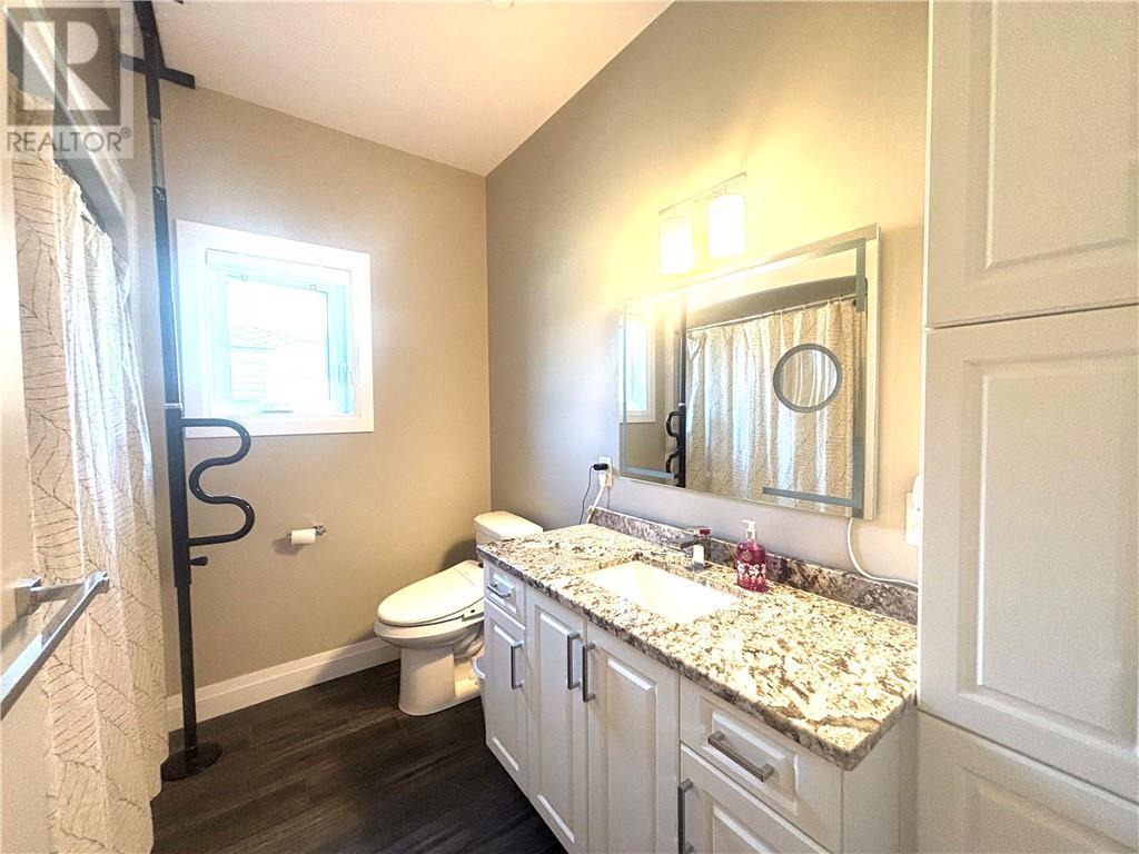2512 Parkview Drive Unit# E16, Azilda, ON