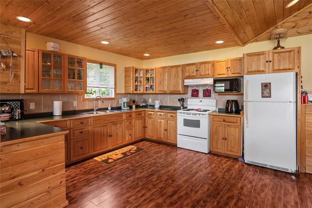 52927 Main St, Manigotagan, MB