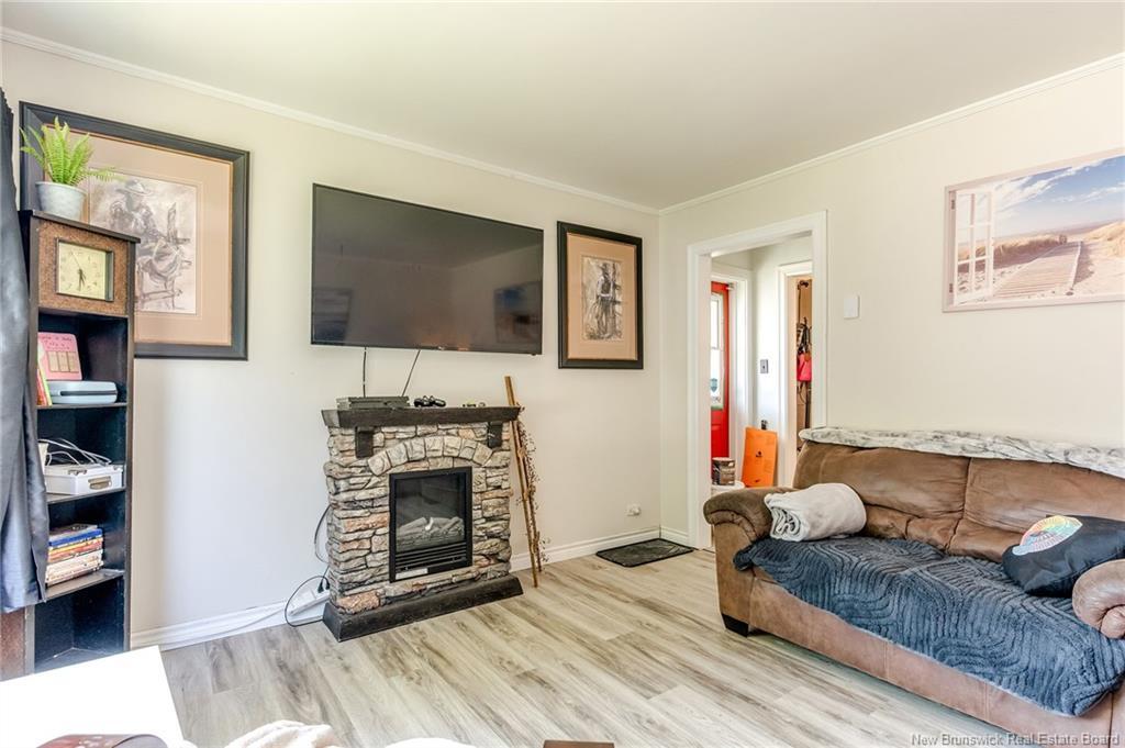 298 Westmorland Rd, Saint John, NB - Indoor Photo Showing Living Room With Fireplace