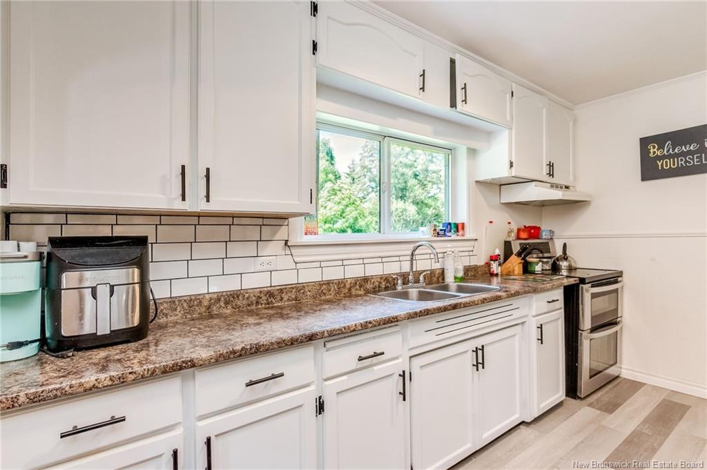 298 Westmorland Rd, Saint John, NB - Indoor Photo Showing Kitchen With Double Sink