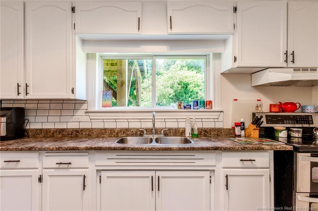 298 Westmorland Rd, Saint John, NB - Indoor Photo Showing Kitchen With Double Sink