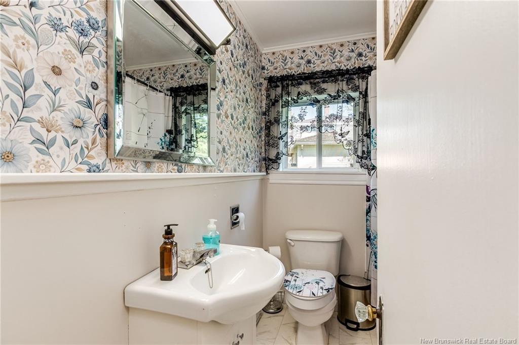 298 Westmorland Rd, Saint John, NB - Indoor Photo Showing Bathroom