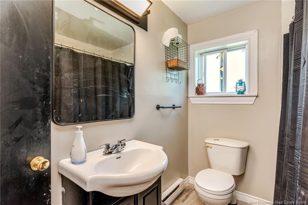 298 Westmorland Rd, Saint John, NB - Indoor Photo Showing Bathroom