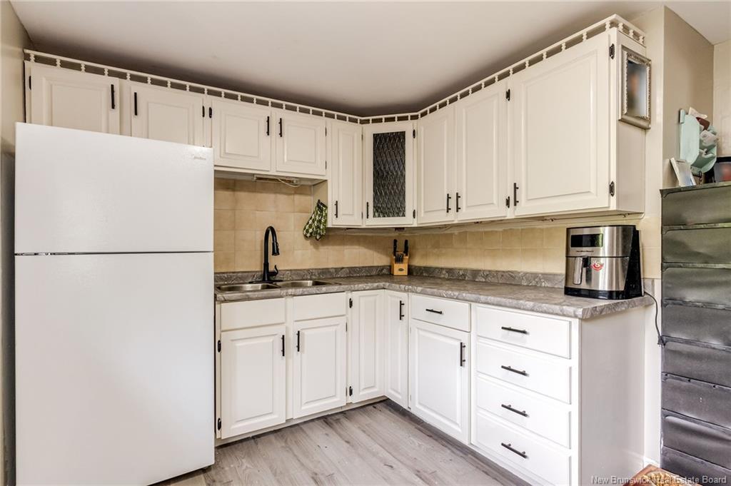 298 Westmorland Rd, Saint John, NB - Indoor Photo Showing Kitchen