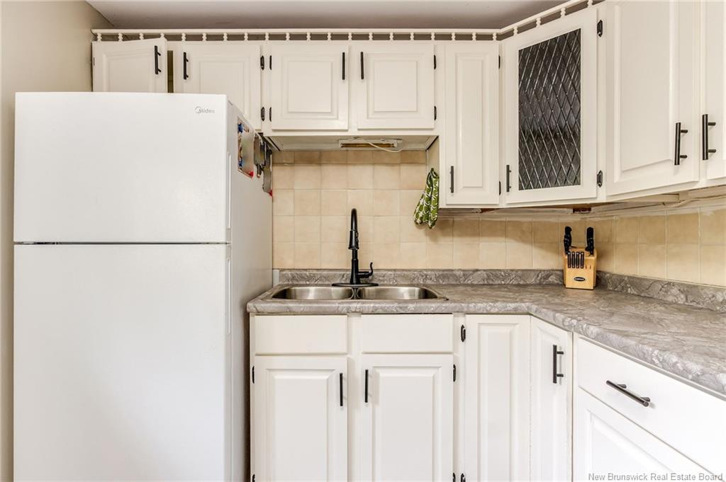 298 Westmorland Rd, Saint John, NB - Indoor Photo Showing Kitchen With Double Sink
