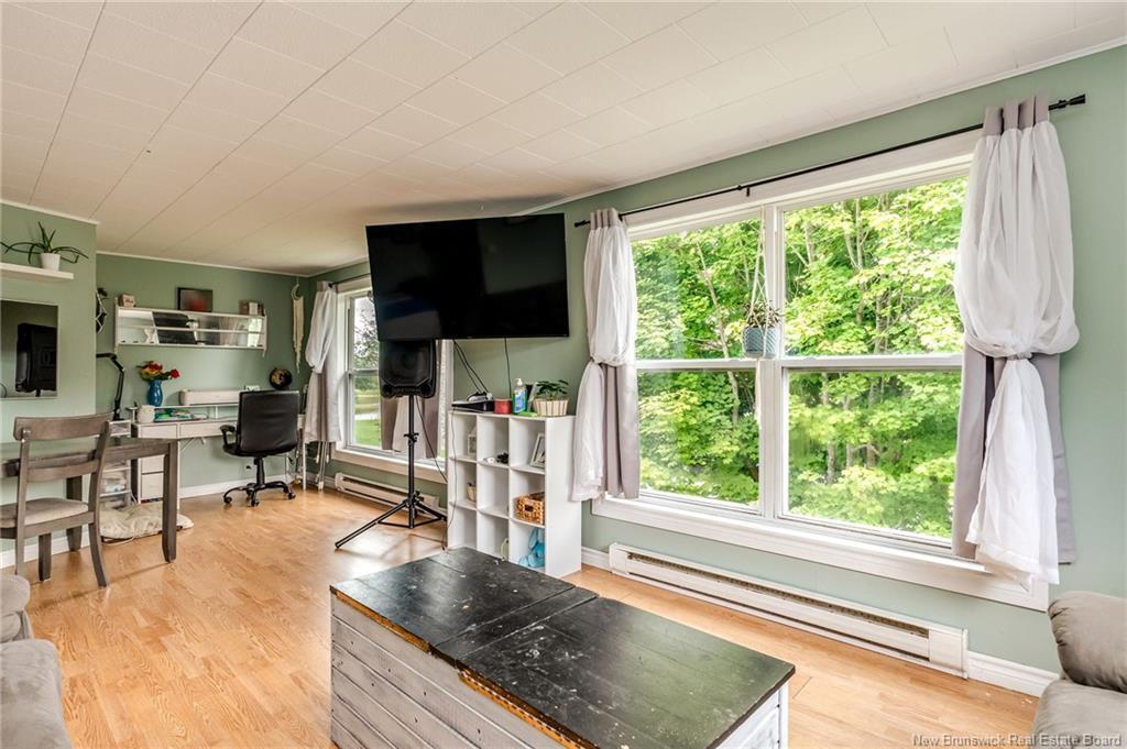 298 Westmorland Rd, Saint John, NB - Indoor Photo Showing Living Room