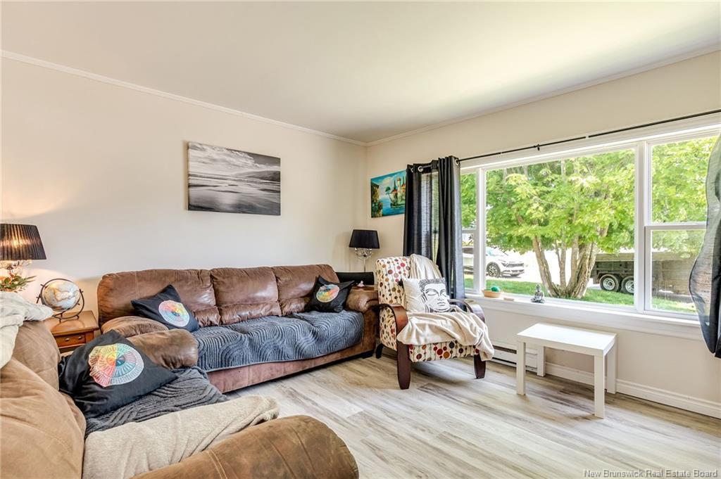 298 Westmorland Rd, Saint John, NB - Indoor Photo Showing Living Room