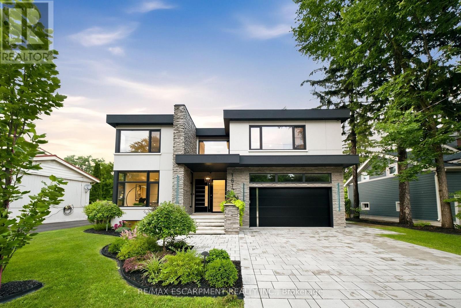 1617 Trotwood Avenue, Mississauga, ON - Outdoor With Facade