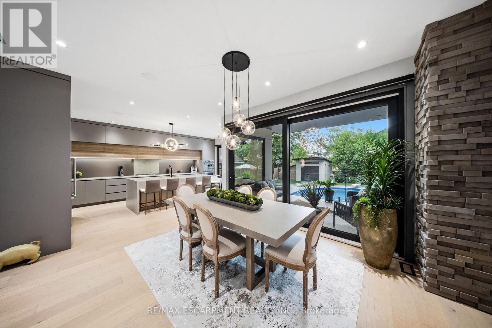 1617 Trotwood Avenue, Mississauga, ON - Indoor Photo Showing Dining Room