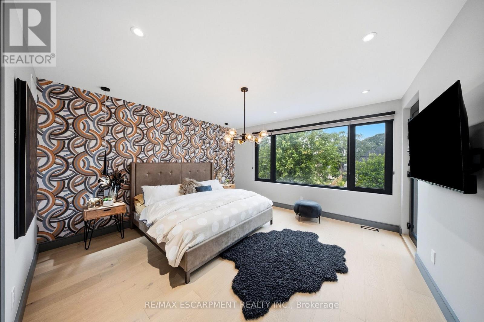 1617 Trotwood Avenue, Mississauga, ON - Indoor Photo Showing Bedroom