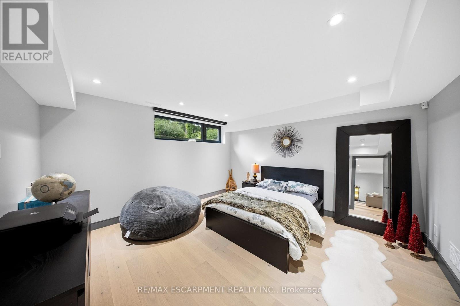 1617 Trotwood Avenue, Mississauga, ON - Indoor Photo Showing Bedroom