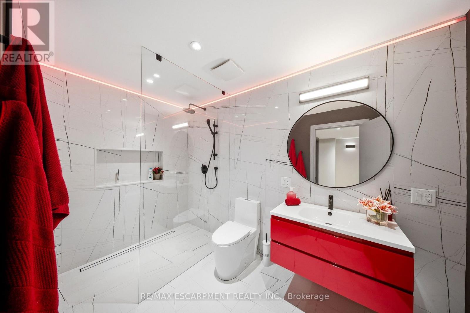 1617 Trotwood Avenue, Mississauga, ON - Indoor Photo Showing Bathroom