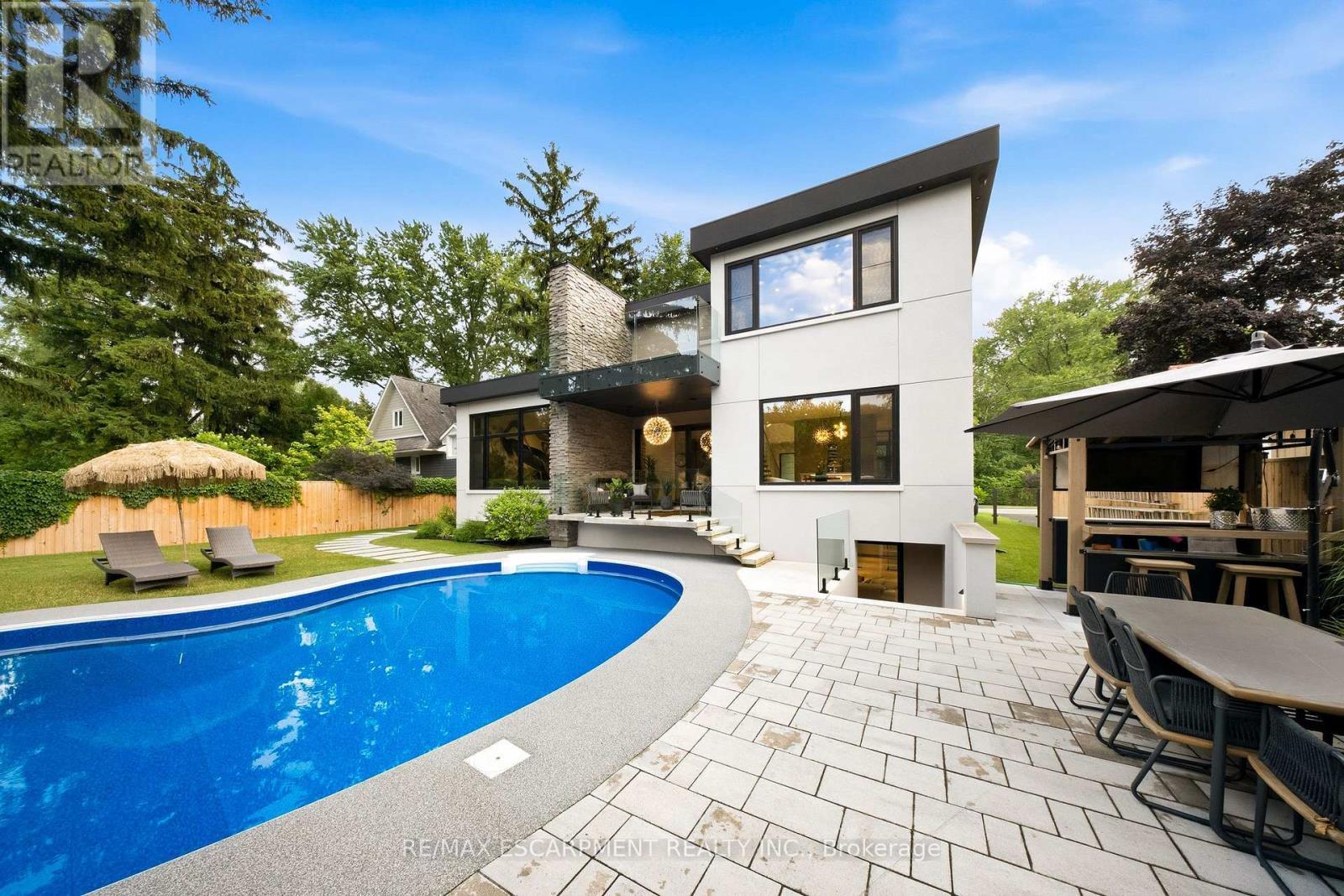 1617 Trotwood Avenue, Mississauga, ON - Outdoor With In Ground Pool With Deck Patio Veranda