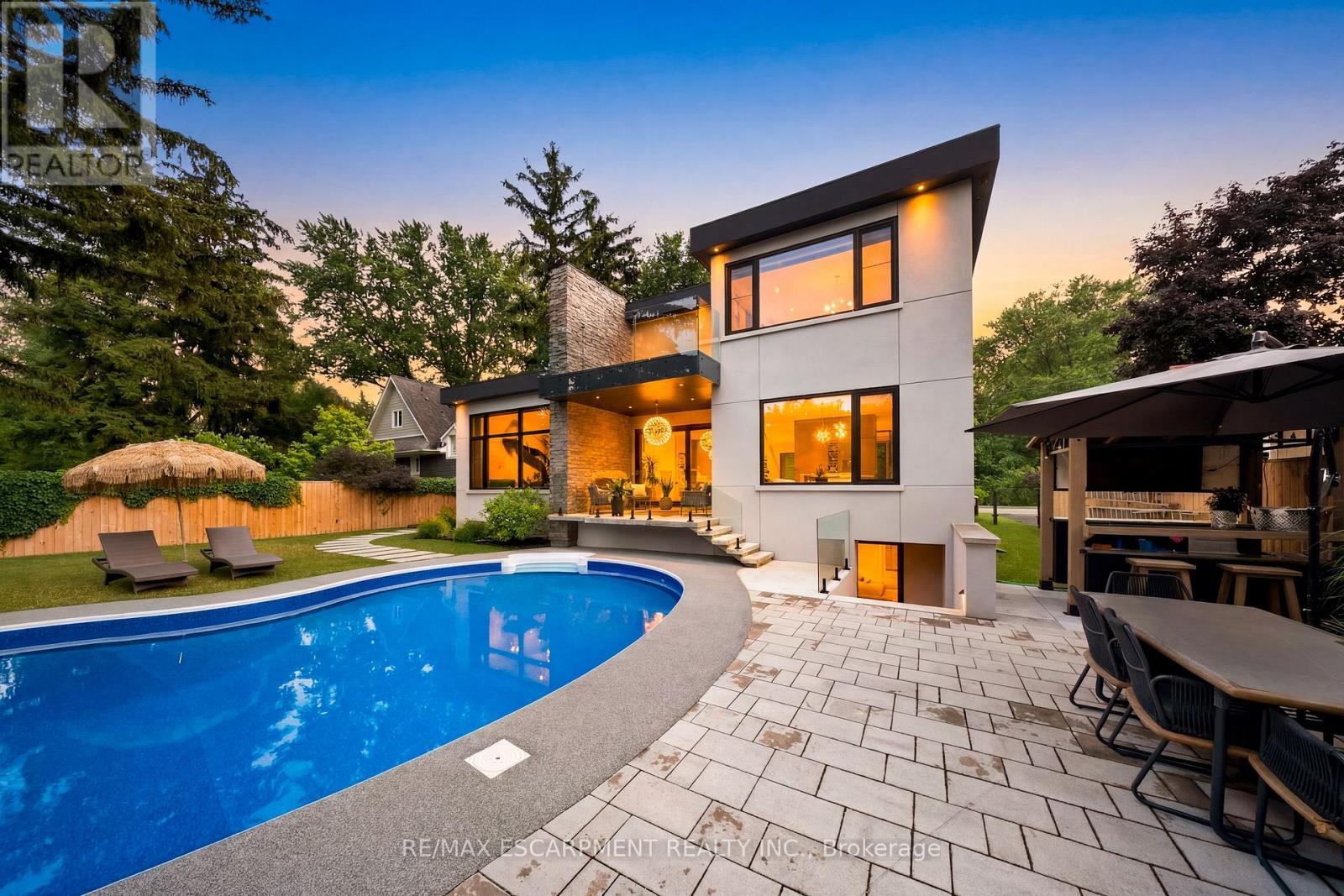 1617 Trotwood Avenue, Mississauga, ON - Outdoor With In Ground Pool With Deck Patio Veranda