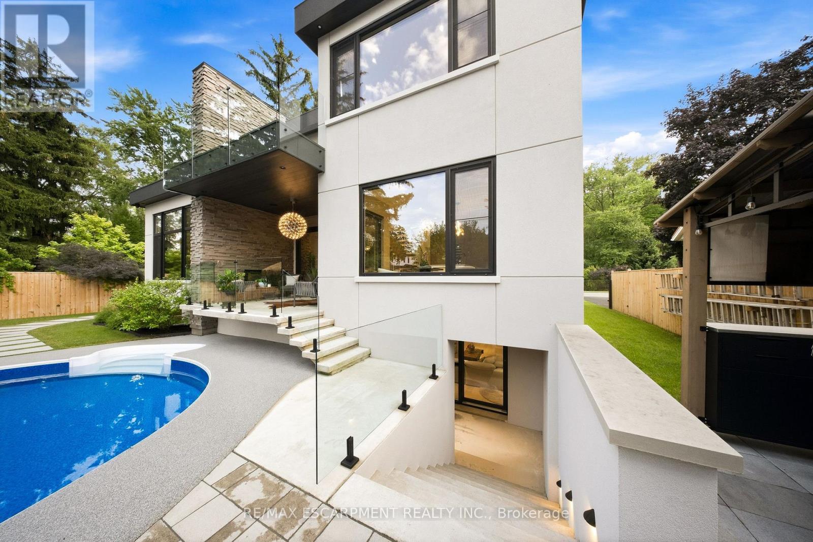 1617 Trotwood Avenue, Mississauga, ON - Outdoor With In Ground Pool With Deck Patio Veranda With Exterior