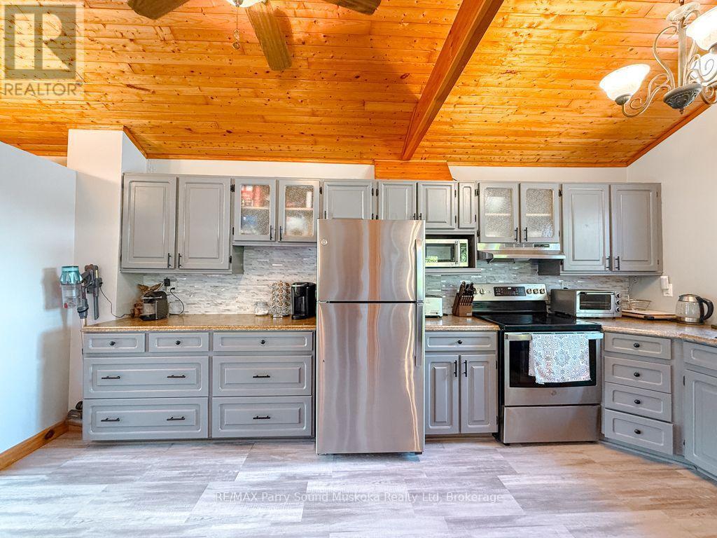 127 Burnetts Road, Mckellar, ON - Indoor Photo Showing Kitchen
