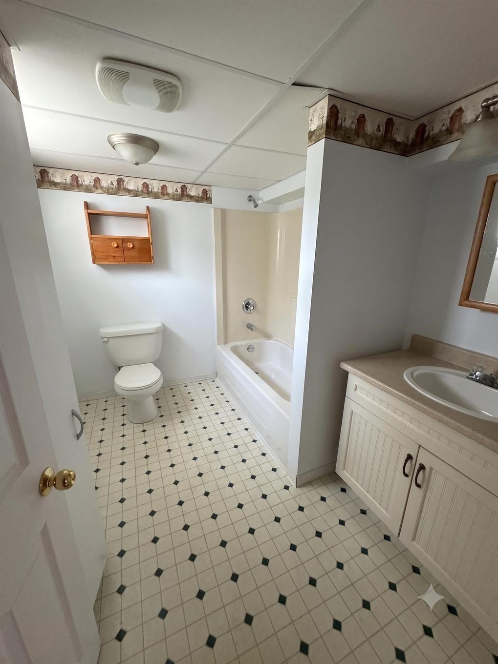 97 & 99 Autumn Street, Summerside, PE - Indoor Photo Showing Bathroom