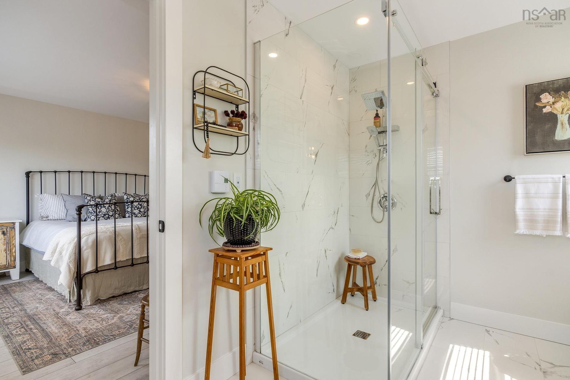 2 Owdis Avenue, Lantz, NS - Indoor
