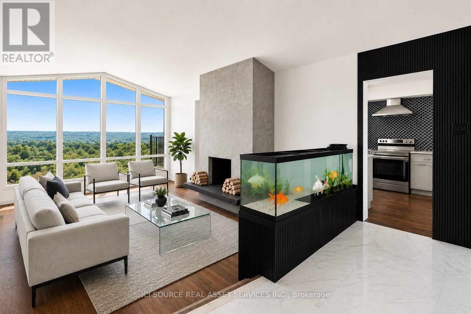 50 Oak Avenue, Hamilton, ON - Indoor Photo Showing Living Room