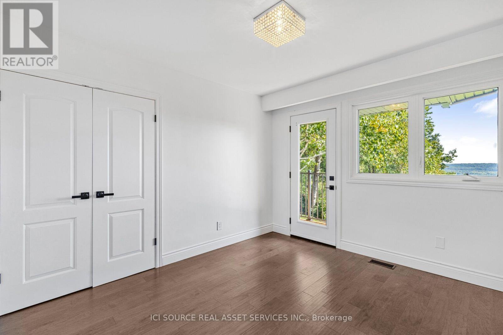50 Oak Avenue, Hamilton, ON - Indoor Photo Showing Other Room