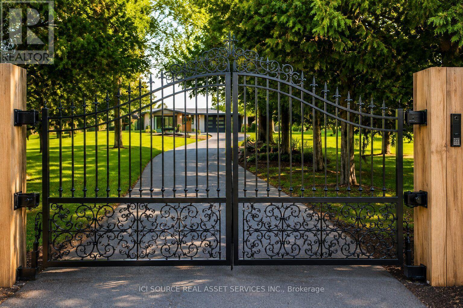 50 Oak Avenue, Hamilton, ON - Outdoor